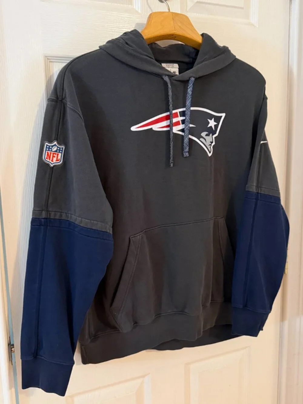 New England Patriots Official Team Issued Hoodie Sweatshirt Nike Size Large